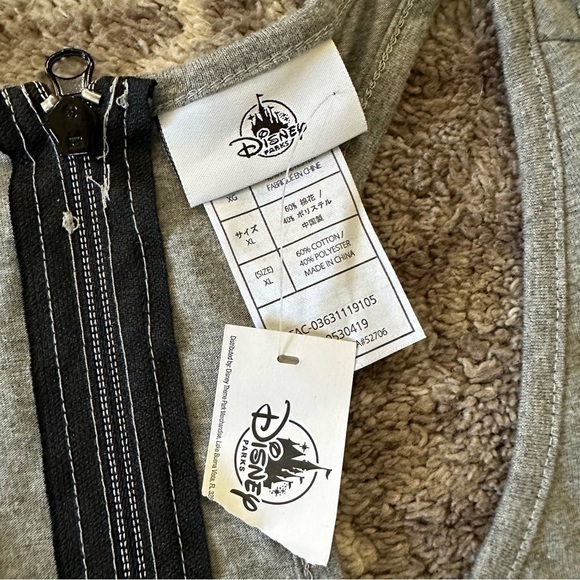 NWT Disney Parks Love Comes In Every Color Pride Tank Top Womens - Picture 4 of 4